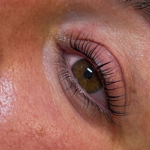 Lash lift and tint