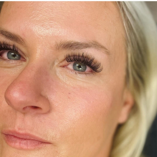 Volume lashes