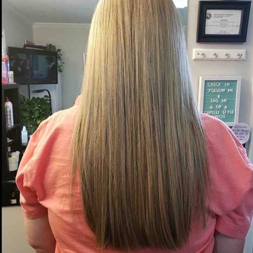 ❤️😘 Some hair you can’t wait to get your hands into!  I’ve been seeing this wonderful sweetie since I started. ❤️😘