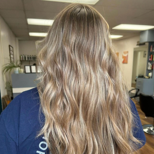 Stylist - Bailee 