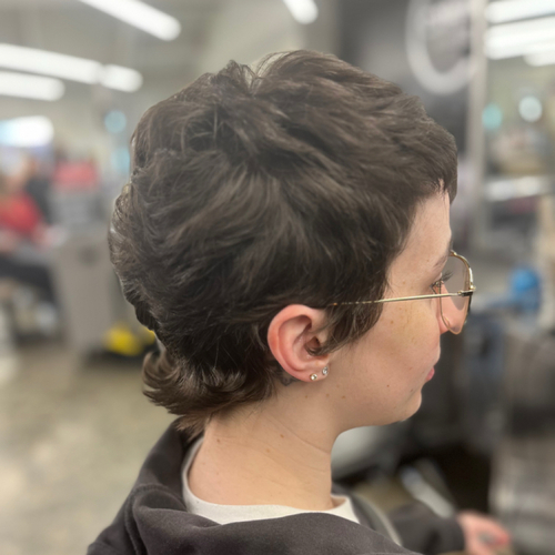 Razor cut Modern Women’s Mullet