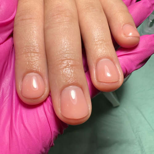 Restoration of broken nails and strengthening of architecture 