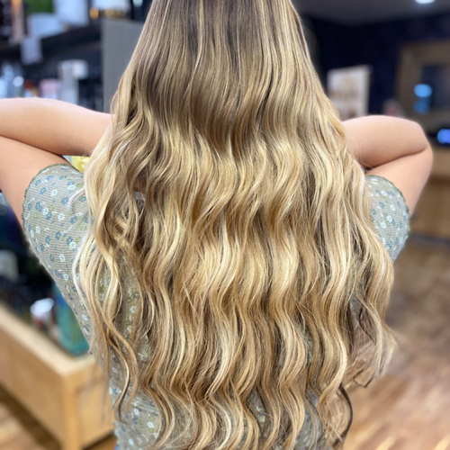 4 packs of Bellami I-tip extensions to add length and volume. 