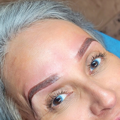Ombre brows