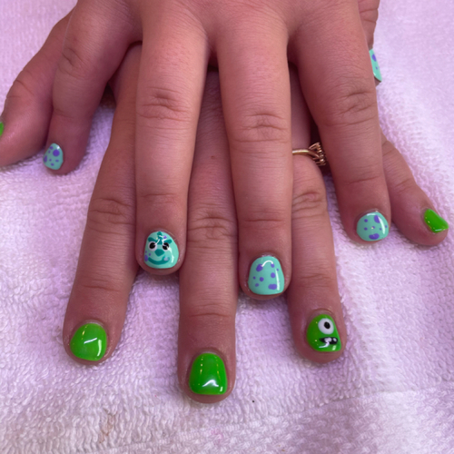 Children’s gel manicure with nail art