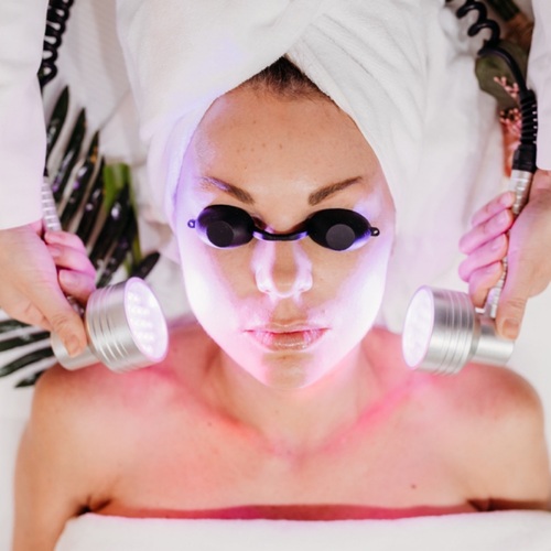 Rejuvenate your skin with light thérapie 