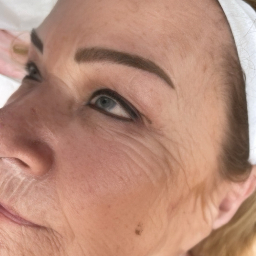 Eyeliner and brows 