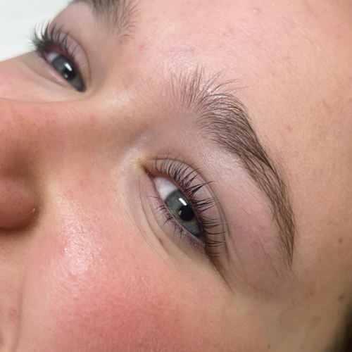 Lash lift and tint 