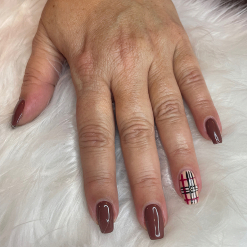 Gel manicure with nail art 