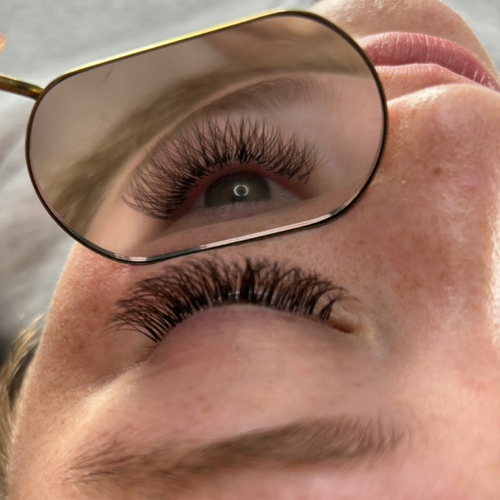Brown Y lash extensions 