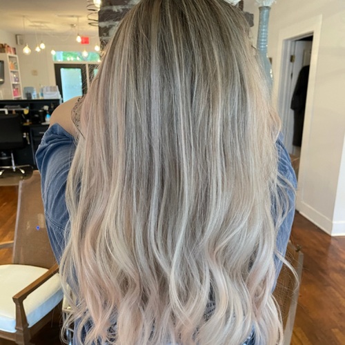 Ice-y platinum blonde🧊 