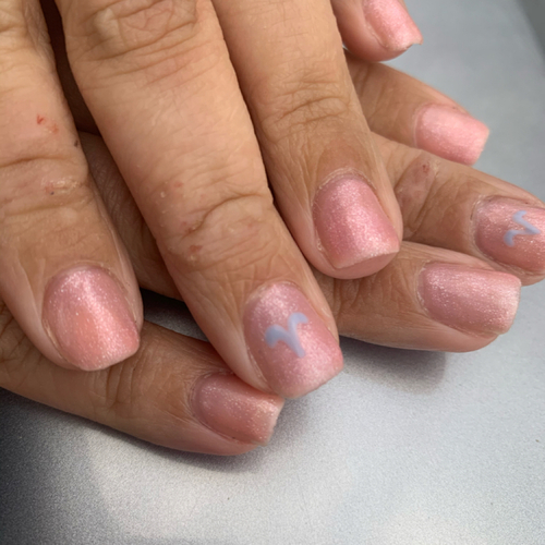 Gel manicure 
