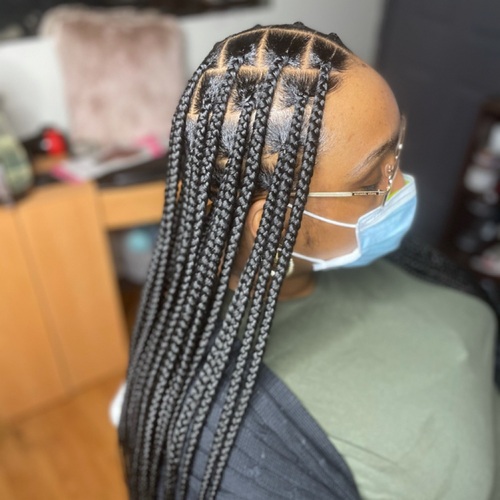 Medium Knotless