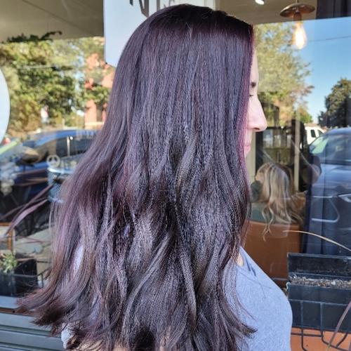 Base change with pops of vivid + accent money piece