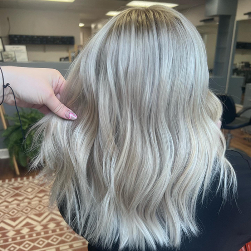 Stylist - Emily