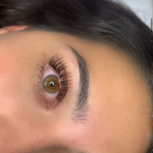 Lash lift and tint 