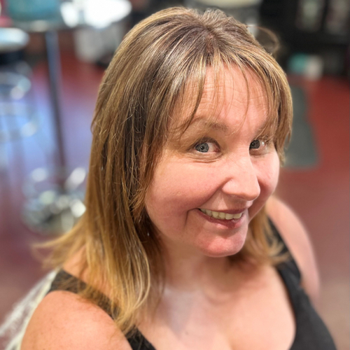Face framing fringe, and accent highlights! 
