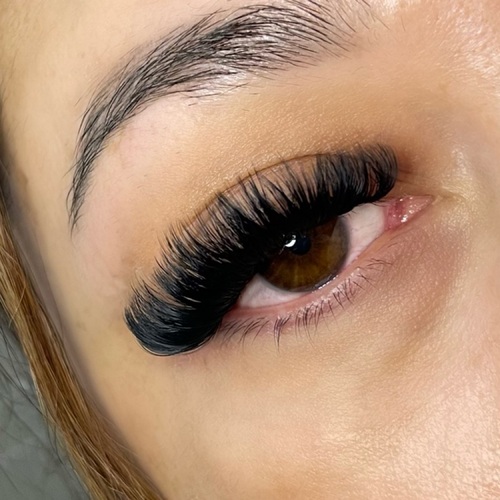 Mega Volume Lashes