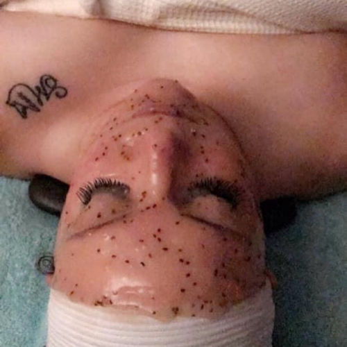 Hydro jelly Rose facial 
