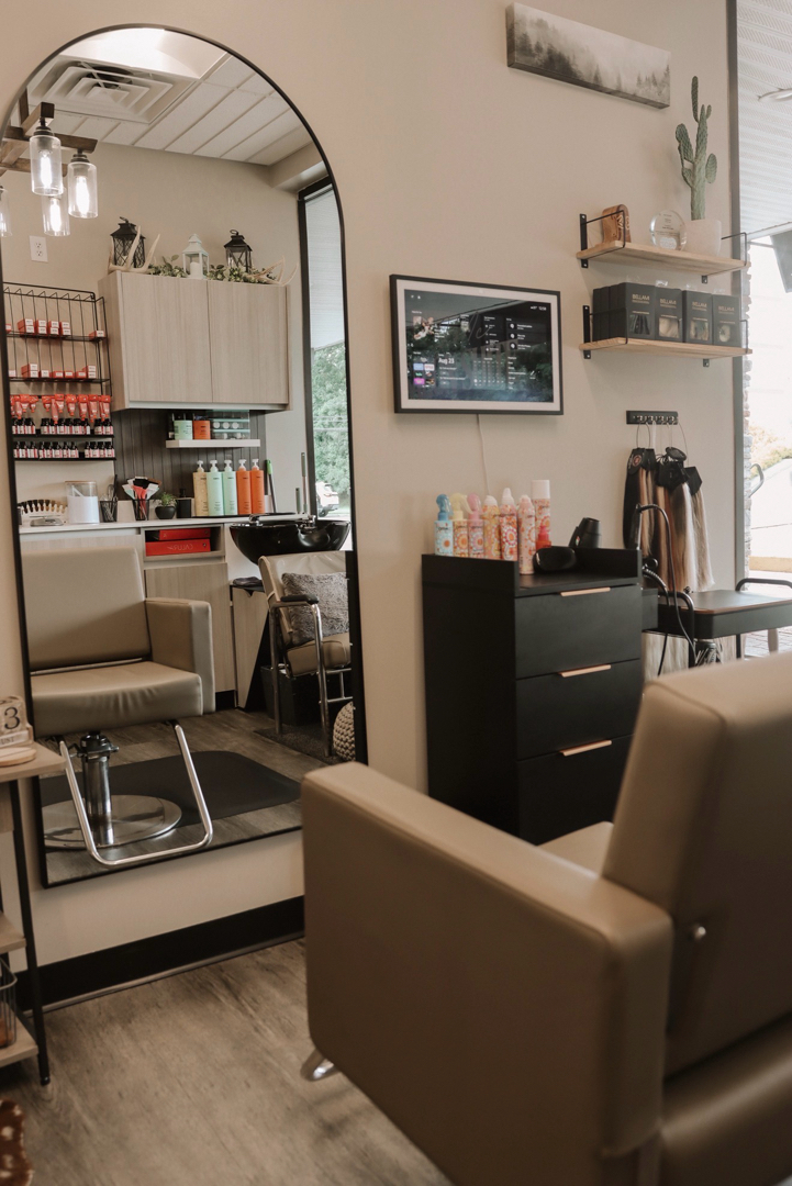 J.Mc Salon Suite
