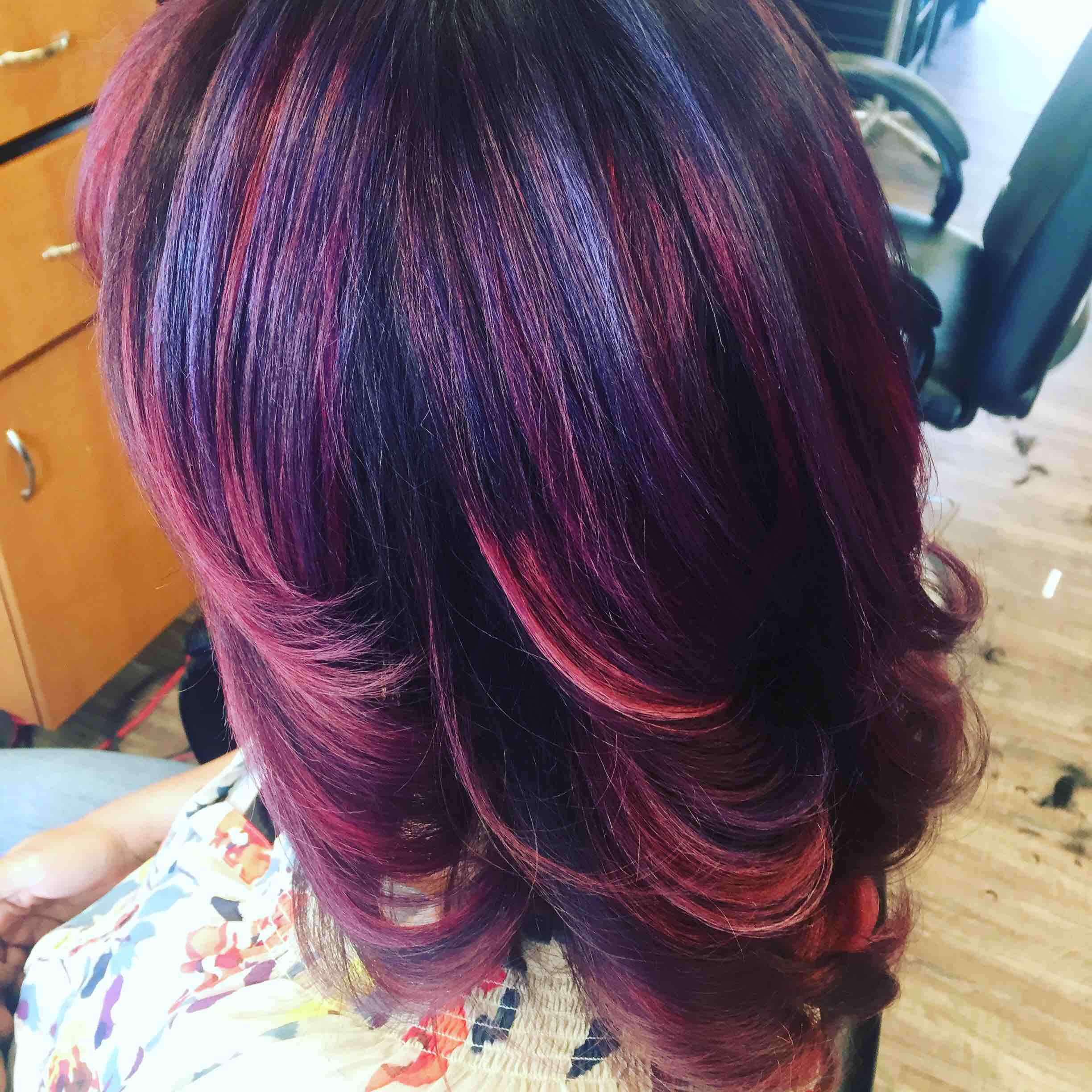 Kiss Cuts & Color business photo