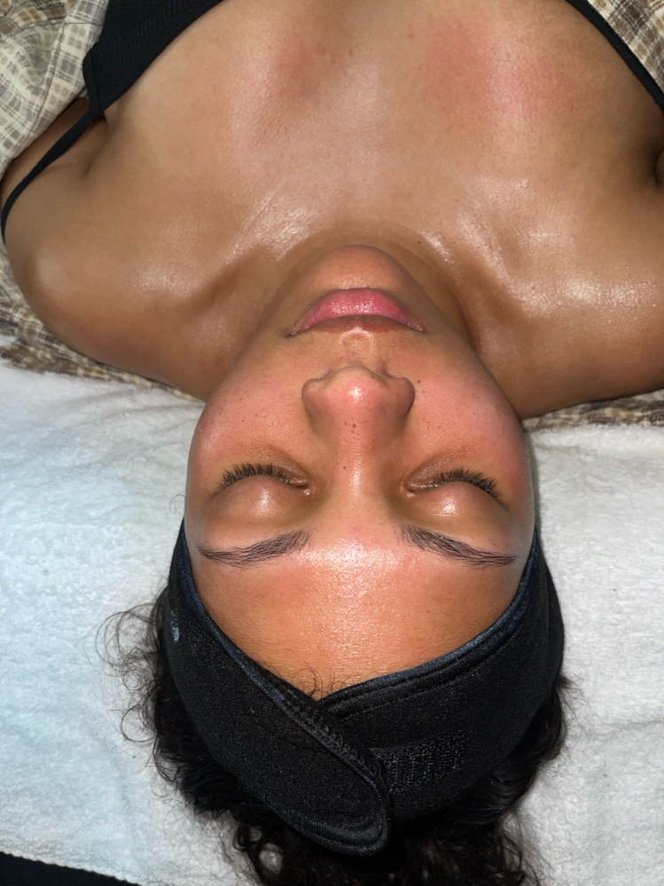 Signature Facial With Olivia