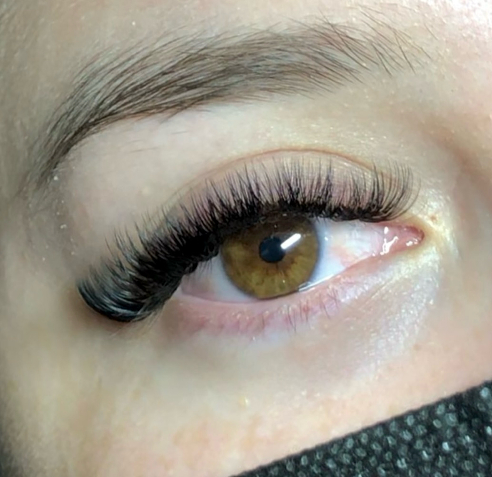 Hybrid New set at FlawlessTouch by Cindy in San Fernando, CA