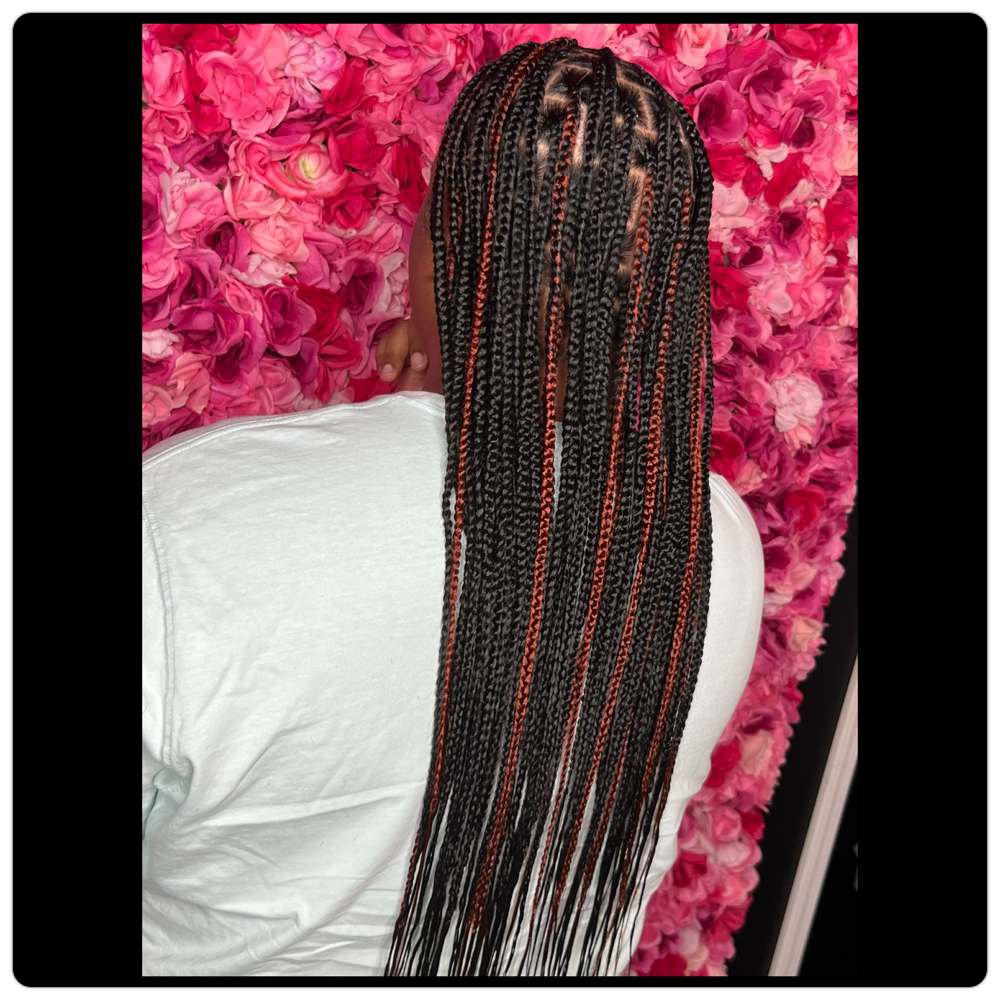 Knotless Braids (Medium)