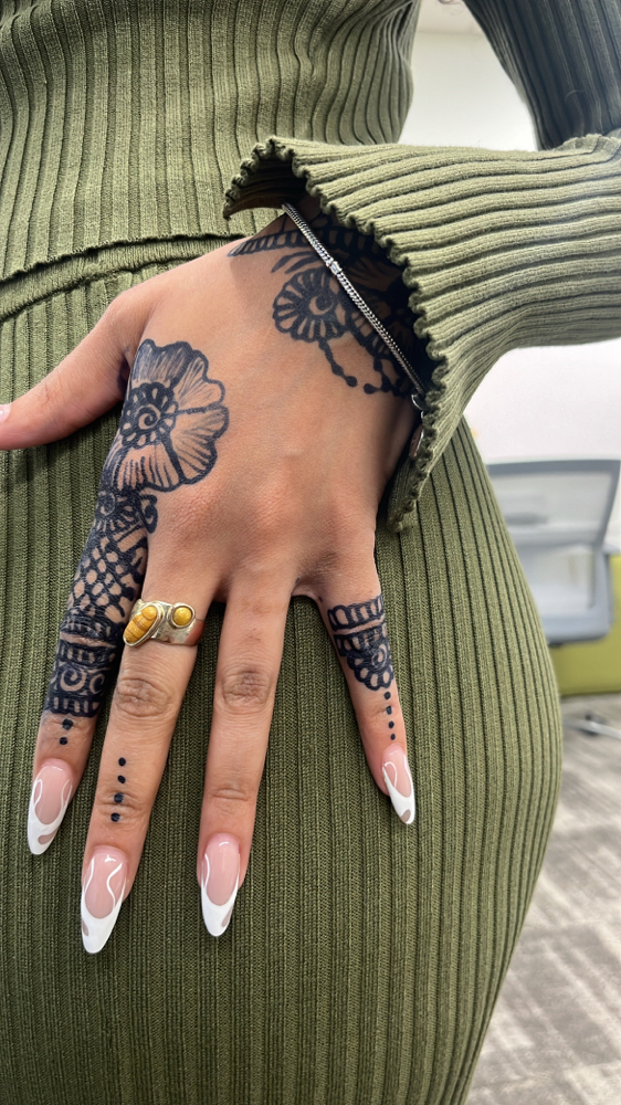 Detailed  Henna