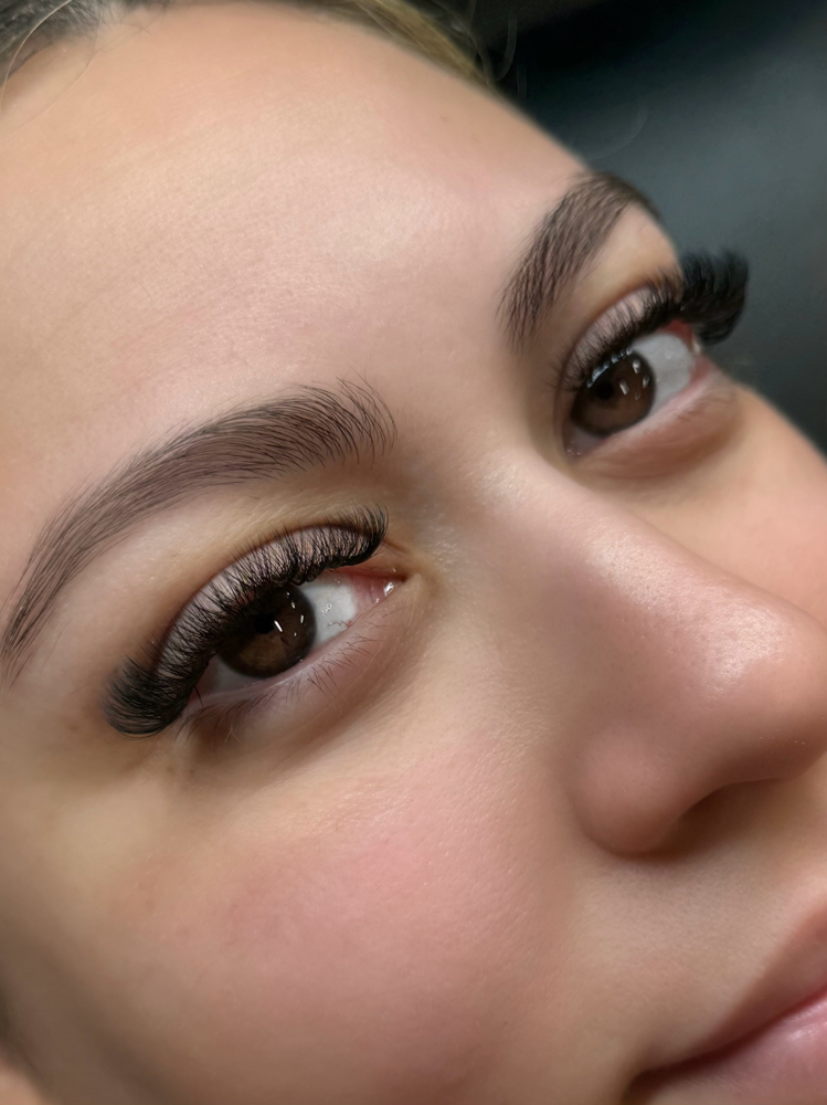 Light Volume Full Set at First Never Lash in Shorewood, IL