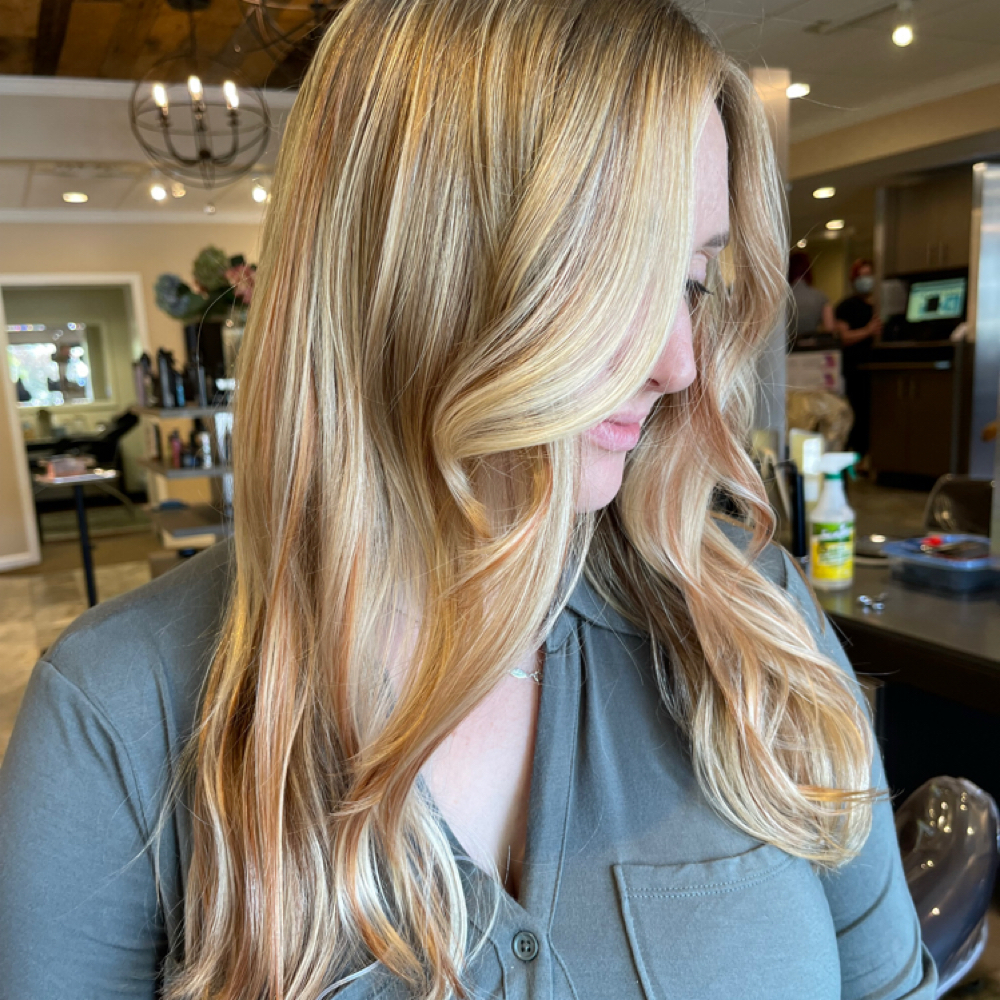 Mini Foil Package at Alessandra Bella Hair in Plantsville, CT