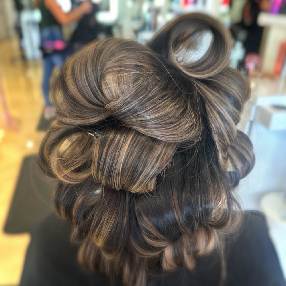 Signature blowout at Único Hair Studio in Fullerton, CA