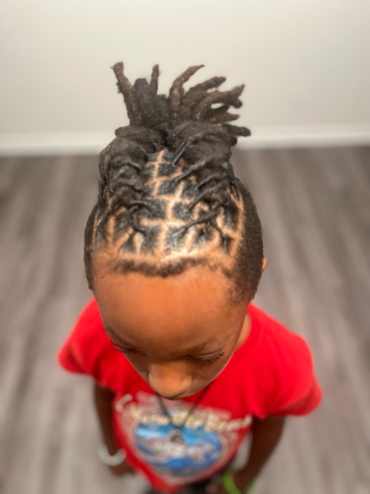 Kids Retwist With Simple Style