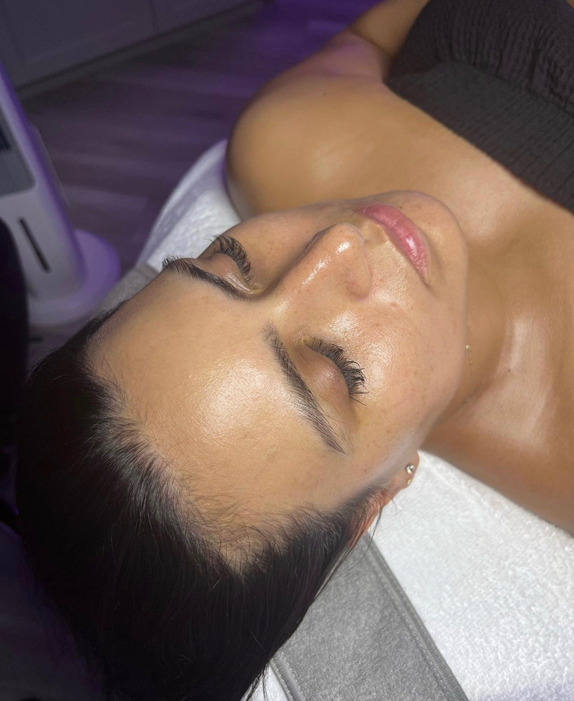 Dermaplane Glow Facial