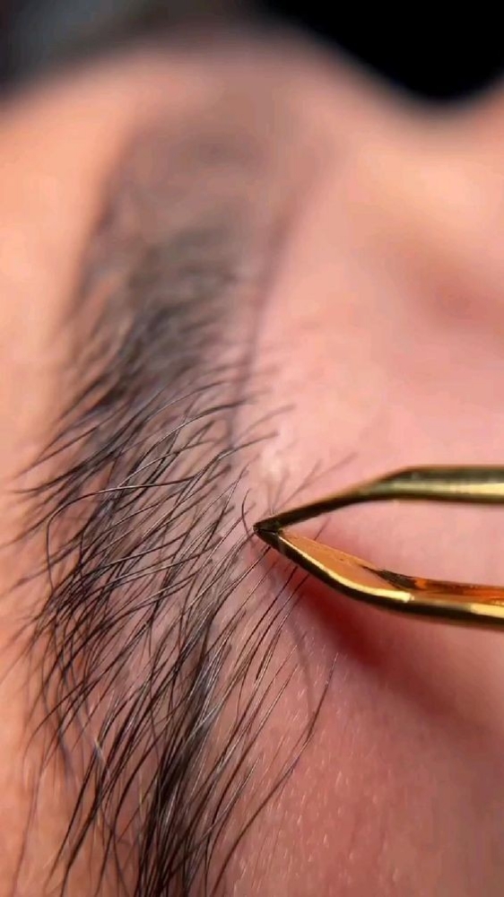 Eyebrows Shaping (tweezers)
