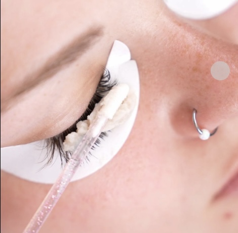 Lash Removal