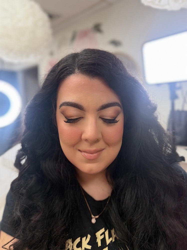 Make-up Application With Strip Lash