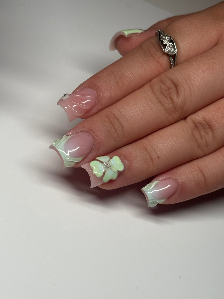 Short Freestyle Fill at Kitty Klaw’d By Justina in Wilbraham, MA