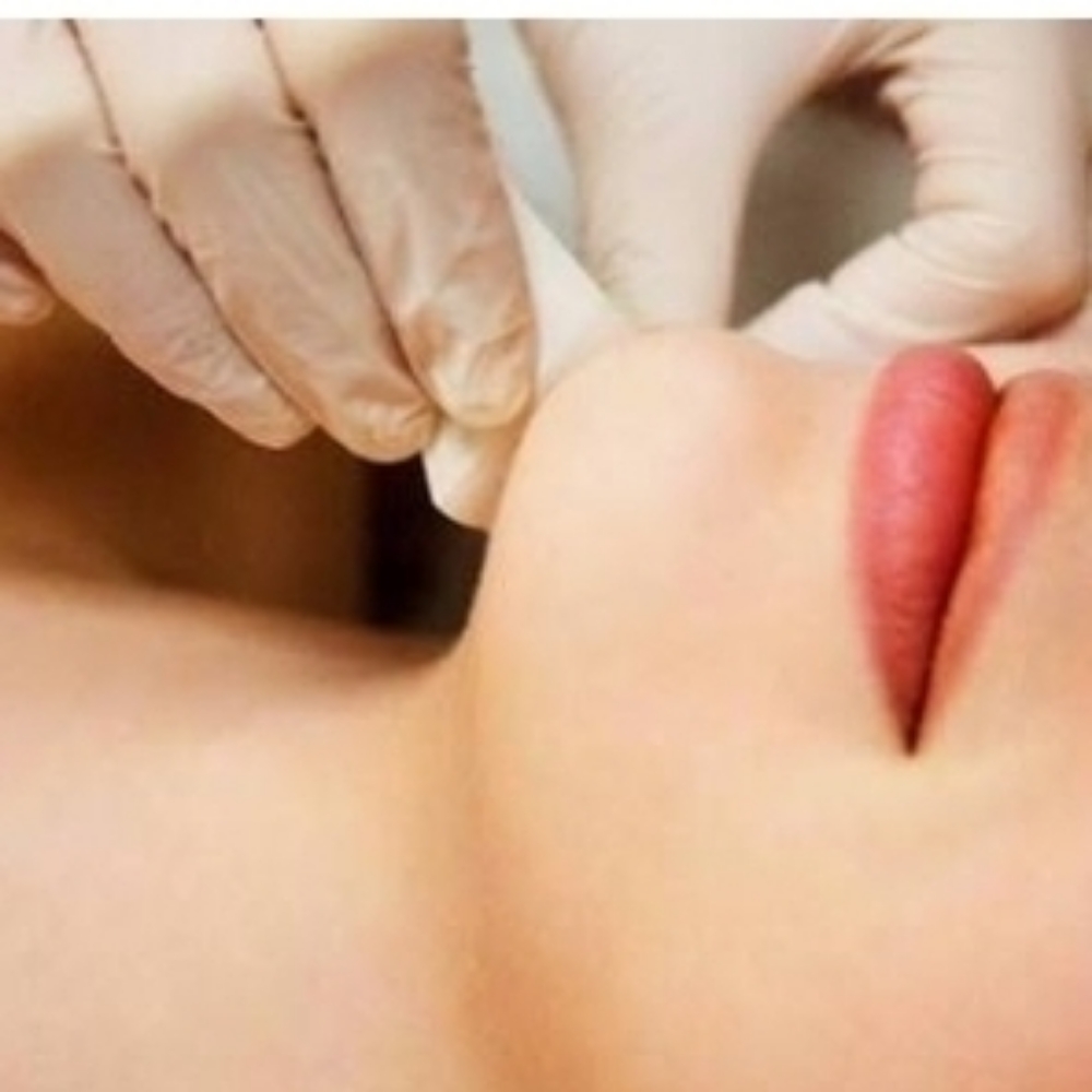 Chin Wax at Amber Fry in Alma, MI