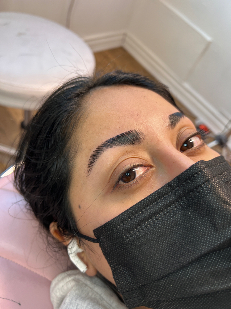 Brow Shaping + Lamination