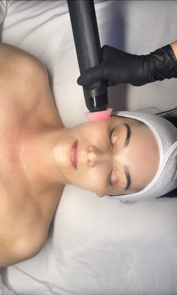 Glo2Facial (Mondays + Select Dates)