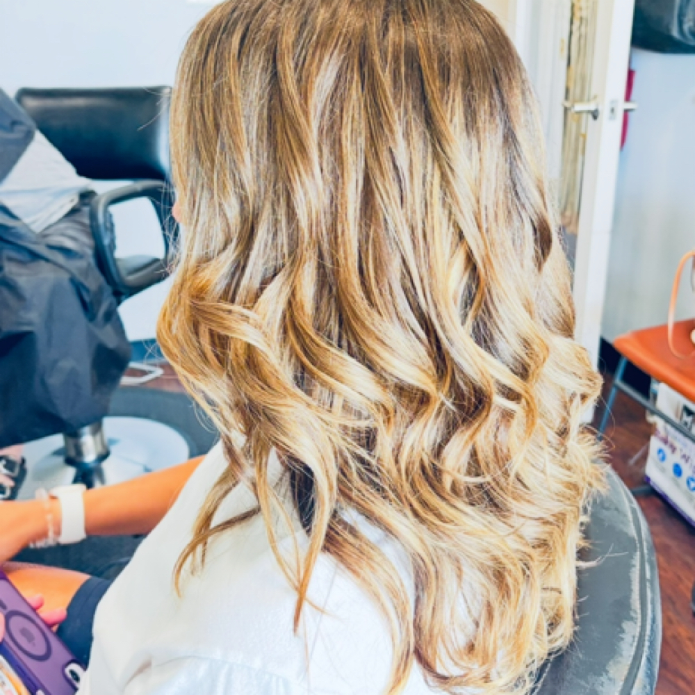 Blow Out And Curls at Raze The Root Salon in Schaumburg, IL