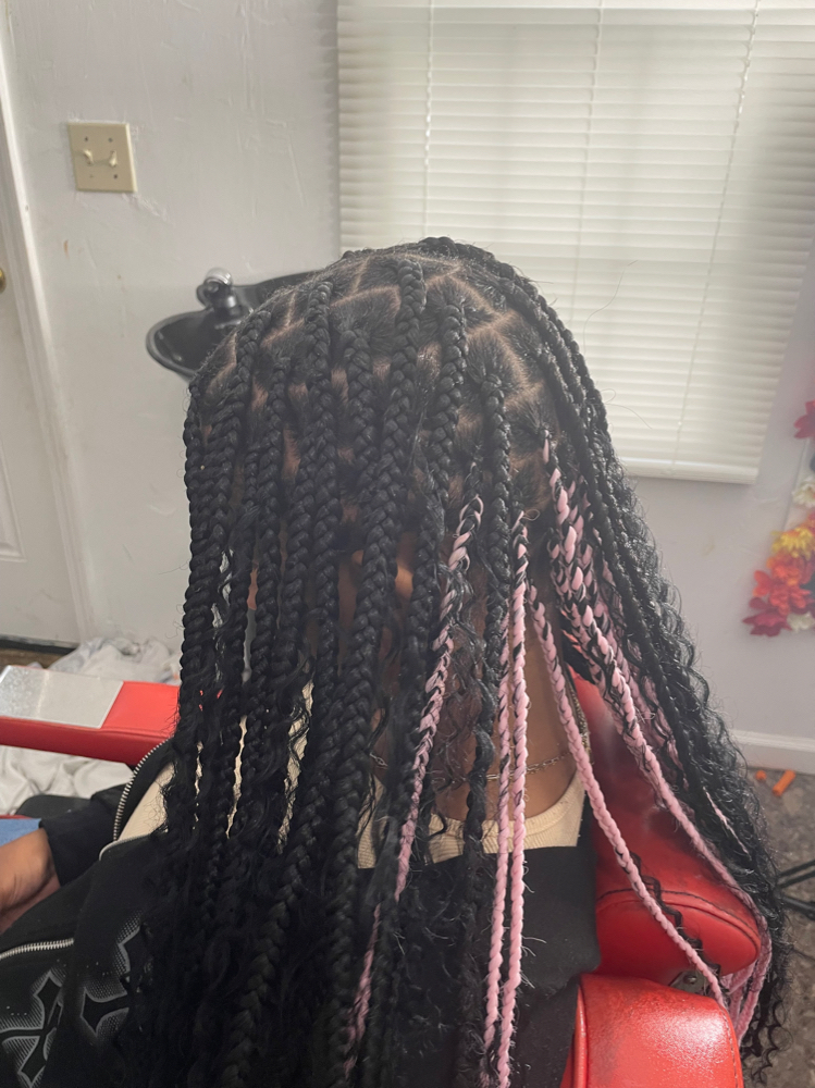 Medium Knotless braids