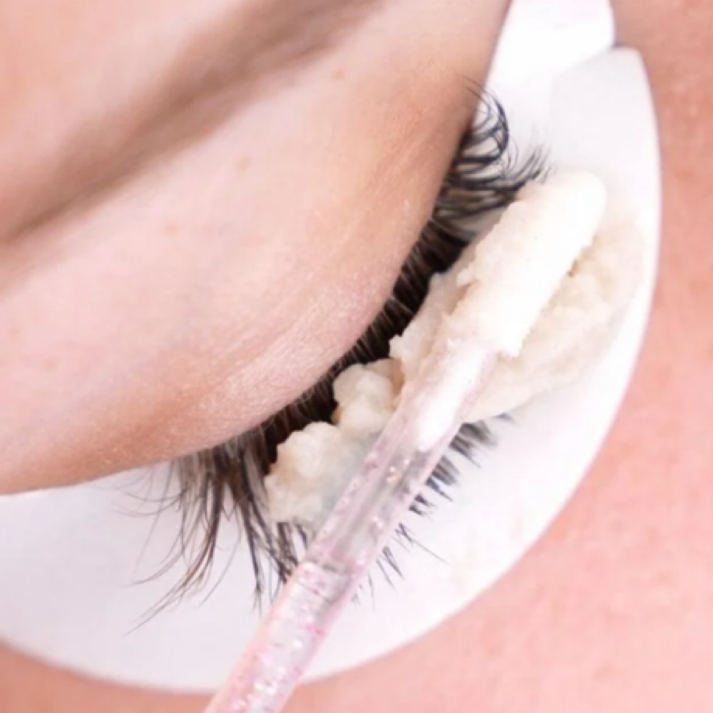 Lash Removal at Aura House Co in Joliet, IL