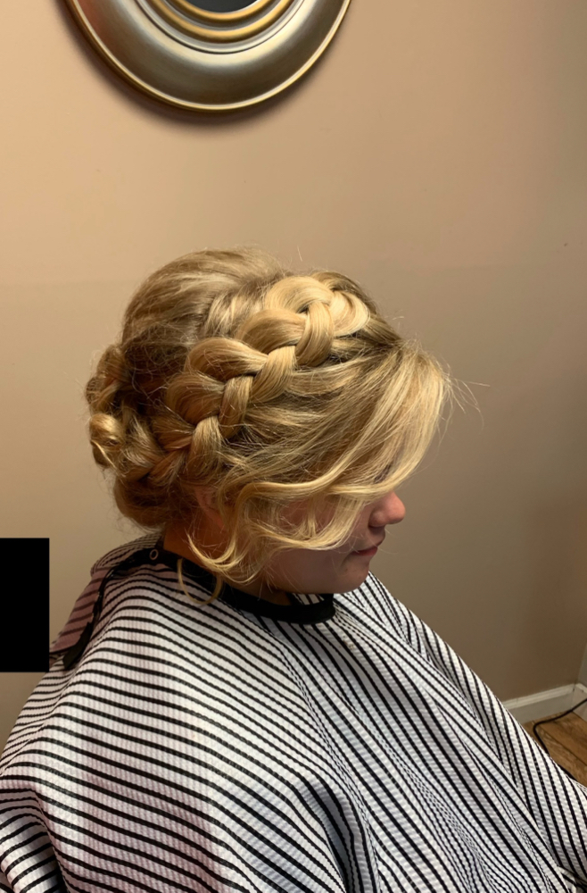 Up Do’s at Tammy Killen @ BronzeBabe in Chapmanville, WV