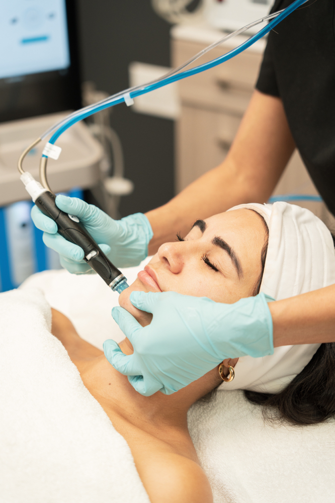 The Deluxe Hydrafacial (65mins)