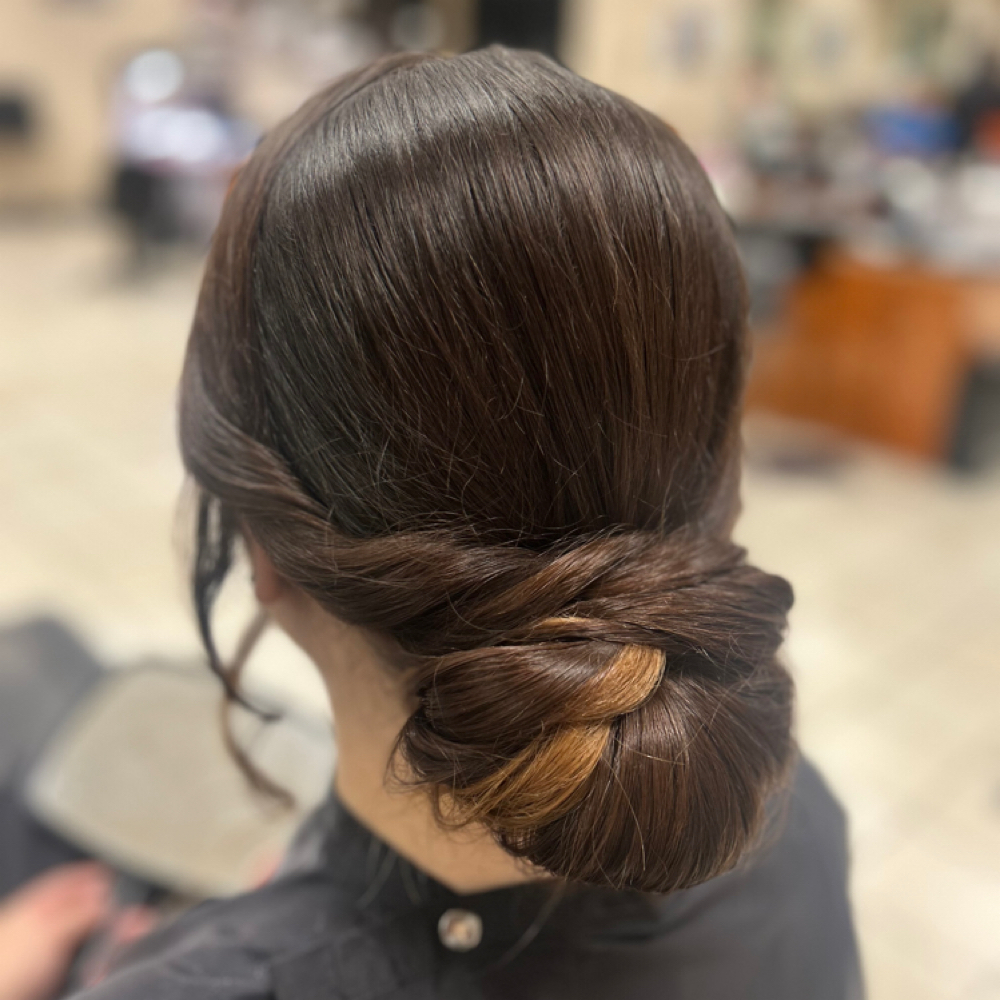 Updo at Kats Eye Lounge in Columbia, MO