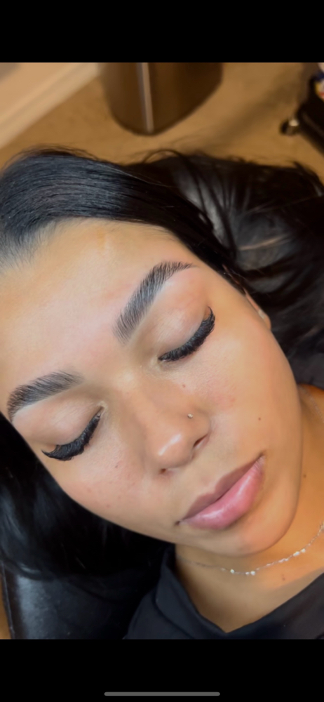 Brow Lamination & Tint