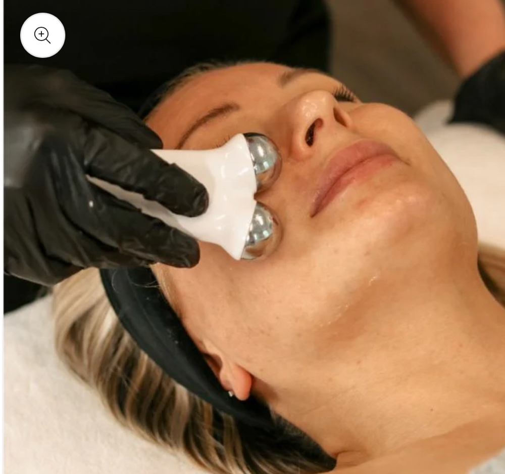 Sculpting Microcurrant Facial