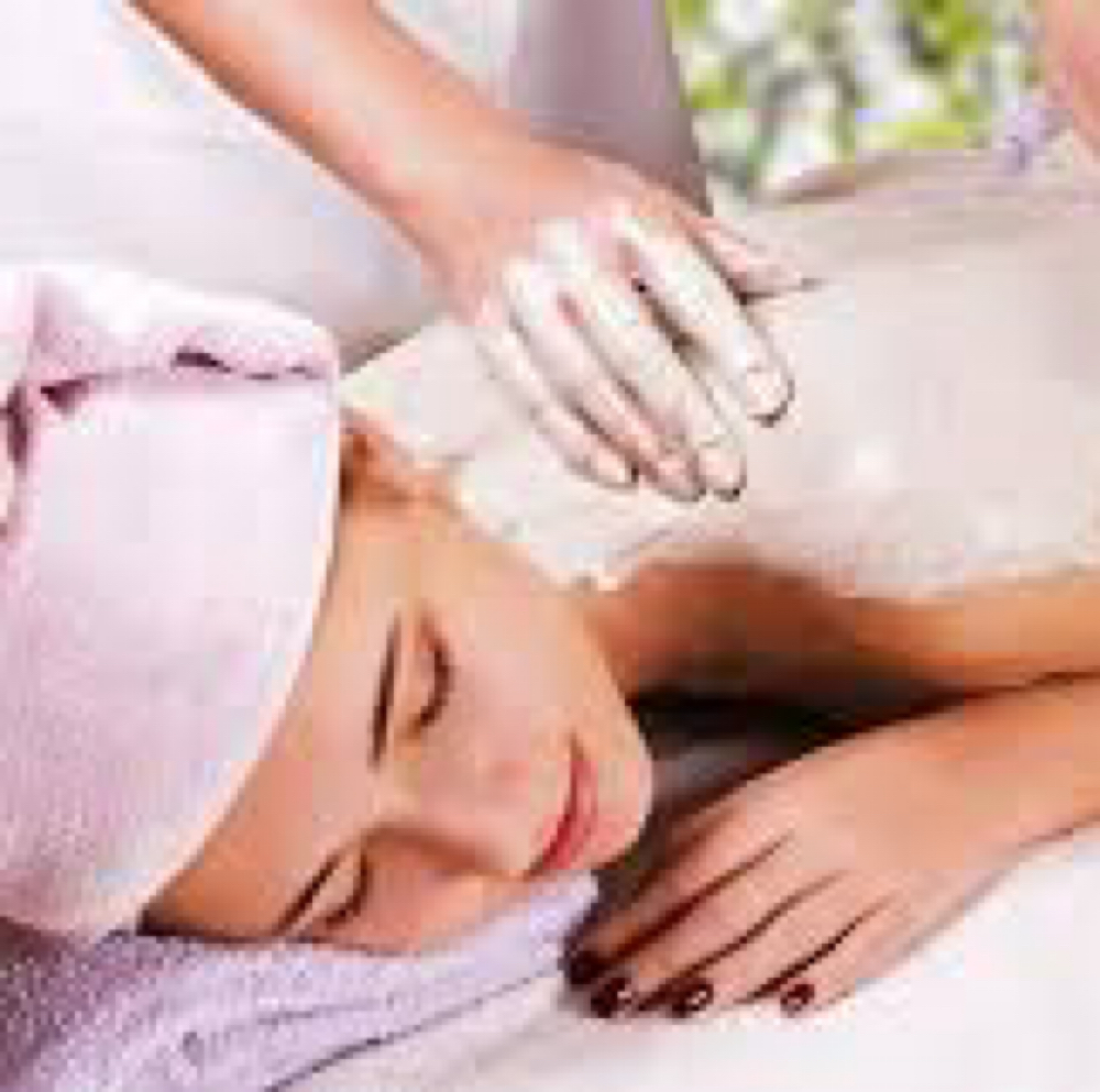 Detoxifying Back Facial at Elite Esthetic Lounge in Manalapan, NJ